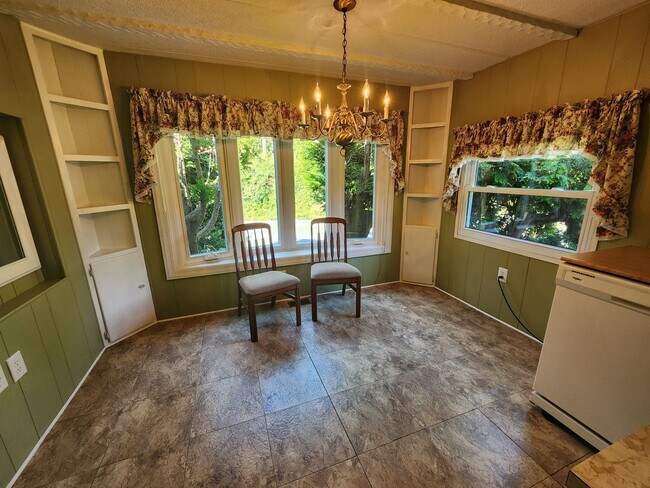 Foto del edificio - Partially Furnished Single Family Home!