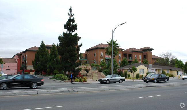 Foto del edificio - Pollard Plaza Apartment