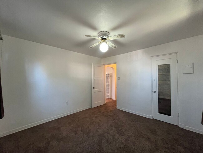 Foto del edificio - Charming 2 Bedroom 1 Bathroom Home In The South San Pedro Neighborhood!