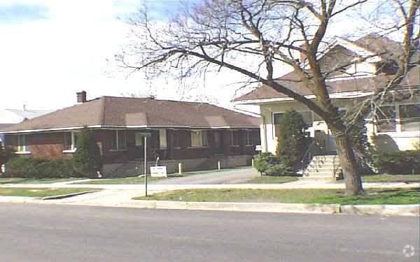 Building Photo - Charlesworth Apartments