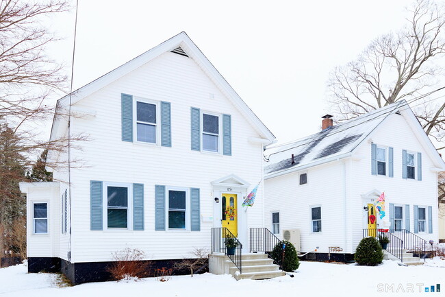 Building Photo - 85 Maple St