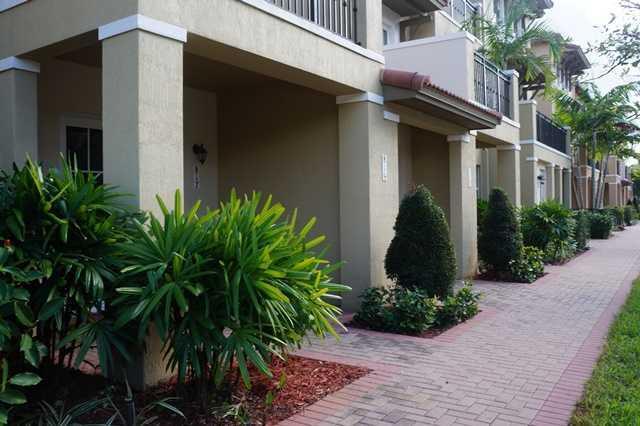 Building Photo - 817 SW 147th Ave