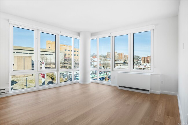Foto del edificio - 160-14 Hillside Ave.