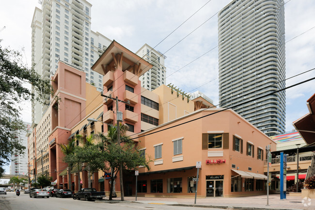 Building Photo - Nine at Mary Brickell Village