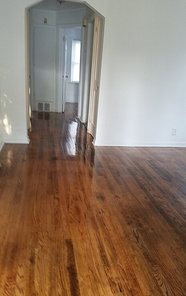 living room - 18580 Kentfield St
