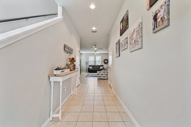 Building Photo - 4 Bedroom Home in Shadow Creek Available for Mid-July Move-In