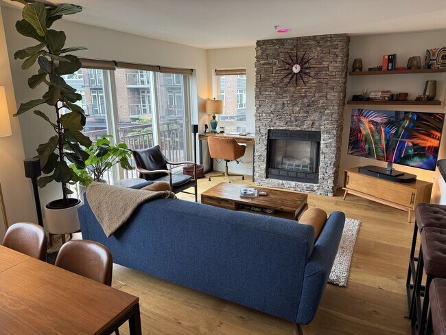 Photo - Charming and Rare 2BR/2BA/2Garage Parking ... Apartment