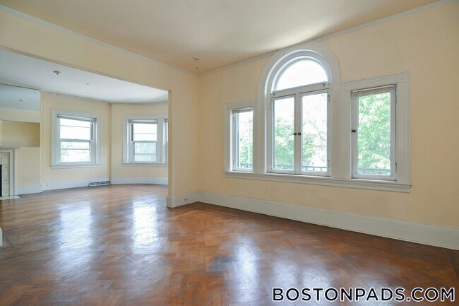 Foto del edificio - 923 Beacon St