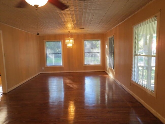 Foto del edificio - 7202 Brownwood St