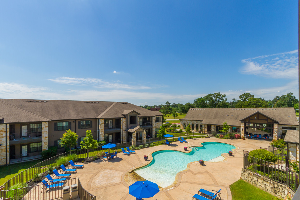 Pool - Town Creek Village Apartments