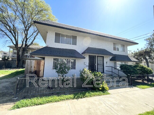 Photo - 1728 I St Apartment