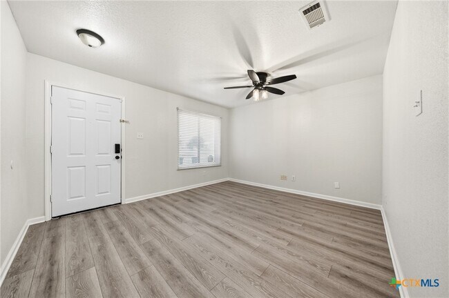 Building Photo - 5304 Oster Dr