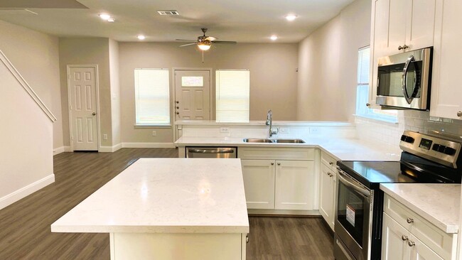 Building Photo - 2218 Bringhurst St