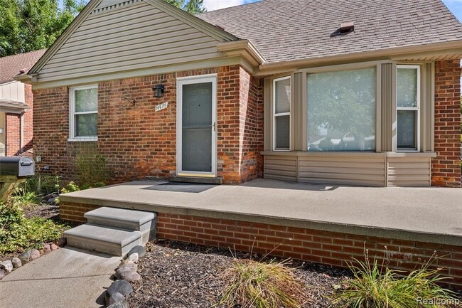 Building Photo - 8478 Hazelton St