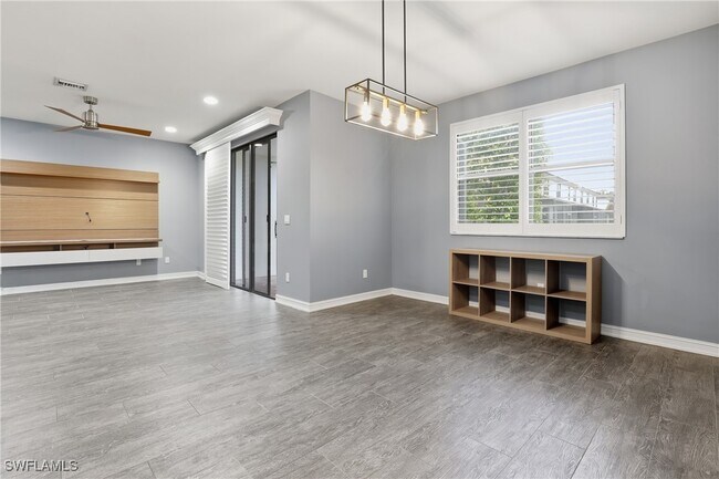 Foto del edificio - 7894 Bristol Cir
