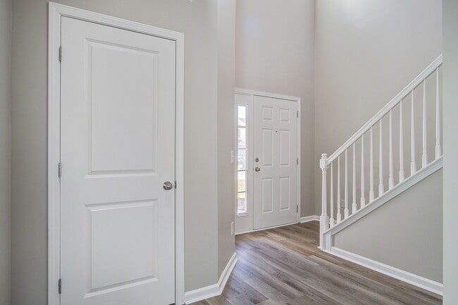 Building Photo - 459 Whispering Breeze Ln