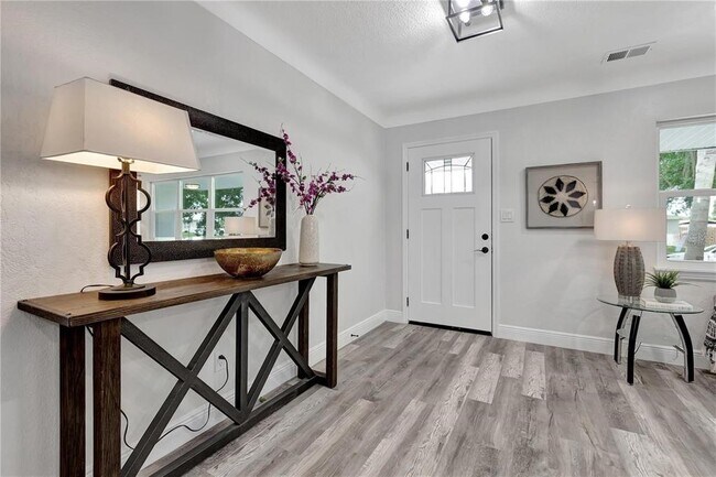 Foto del edificio - 6660 17th Ln N