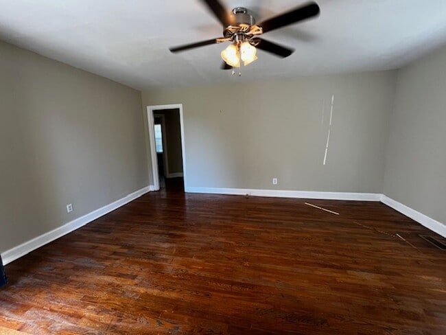 Foto del edificio - 2 Bedroom 1 Bath House with garage
