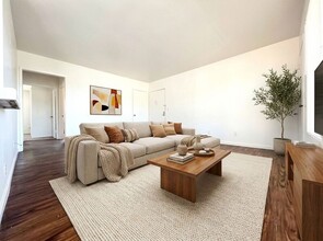 Building Photo - 5604 Lauretta St