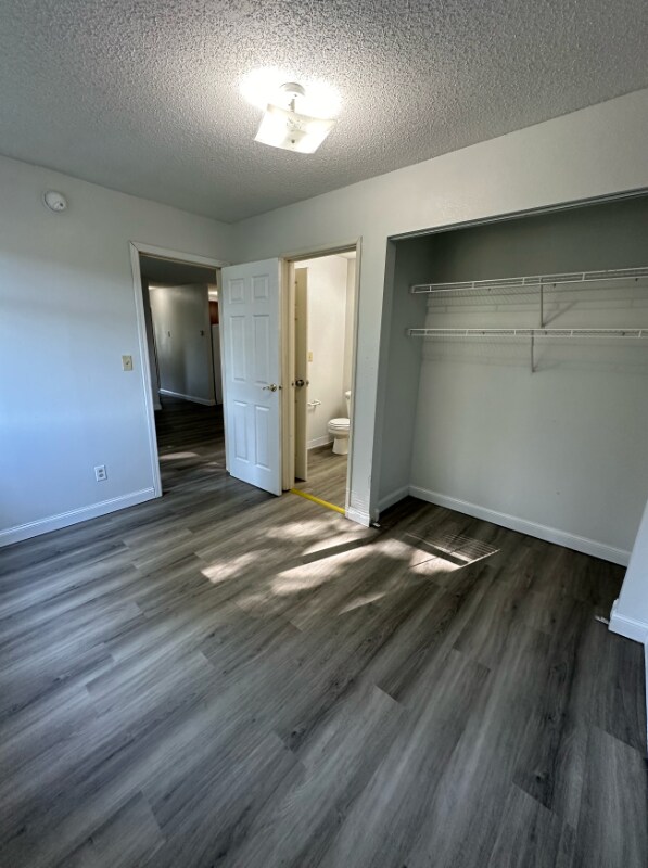 Building Photo - 1518 1st St E