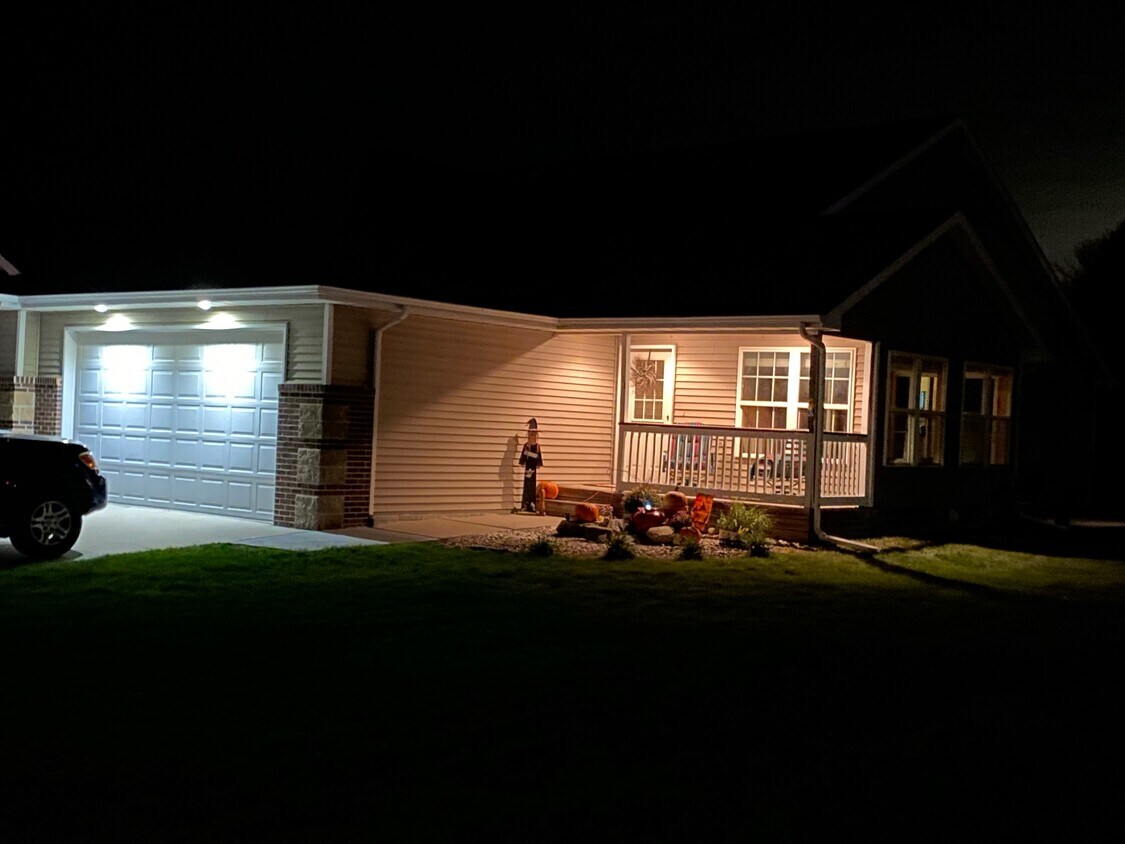 Primary Photo - 111 Centennial Dr