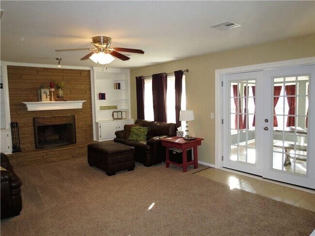 Foto del edificio - Charming 3 Bedroom 2 Bathroom Home In The ...