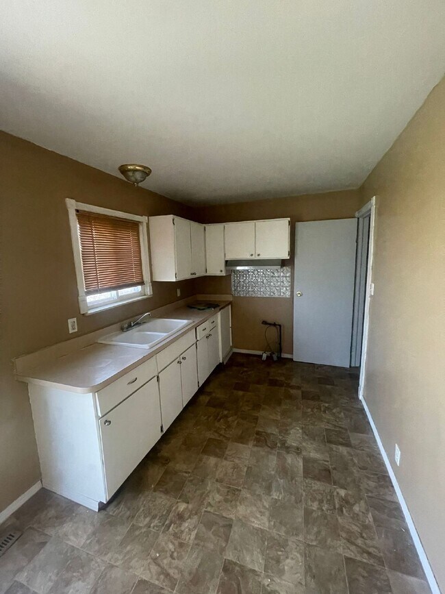 Foto del edificio - Property Available now!