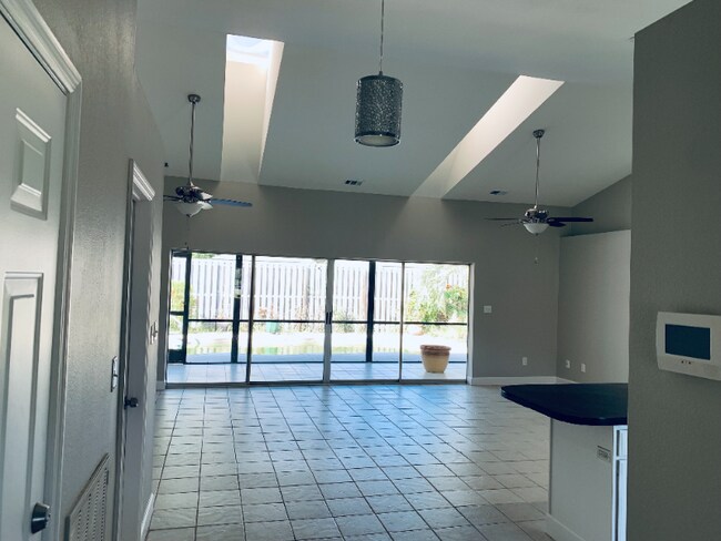 Foto del edificio - 4504 Kim St