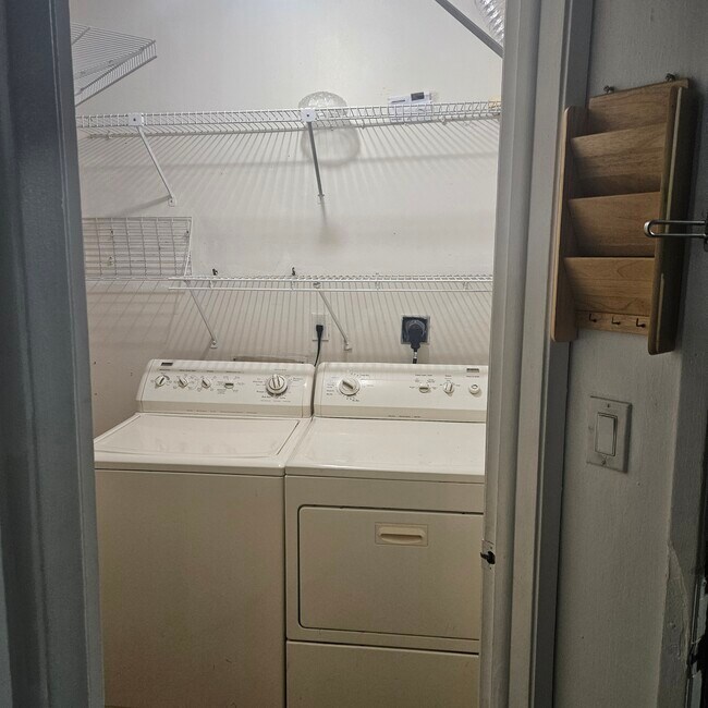 9431 Fontainebleau Blvd Unit Bleau Fontaine 2/2 Condo, Miami, FL 33172