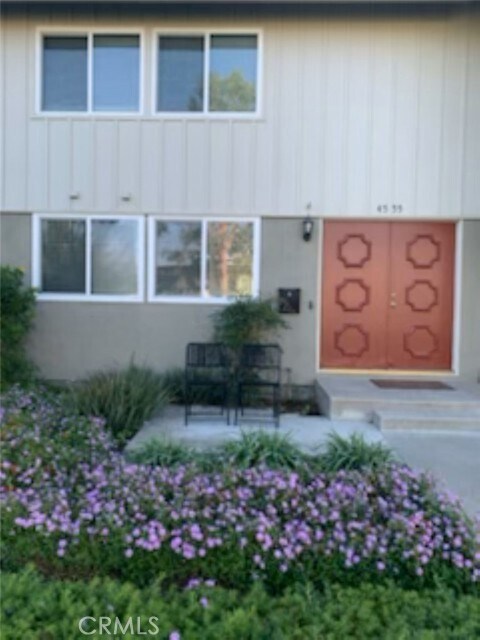 Foto del edificio - 4555 Larwin Ave