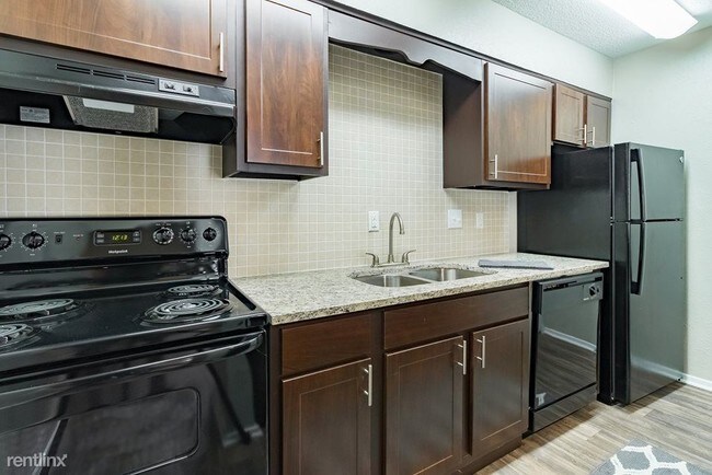 Building Photo - 2 br, 1 bath Apartment - 2012 Taxco Rd # 2 B8
