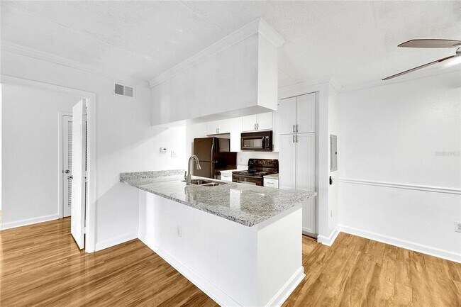 Foto del edificio - 5304 W Kennedy Blvd