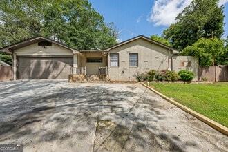 Building Photo - 2762 Dresden Dr NE