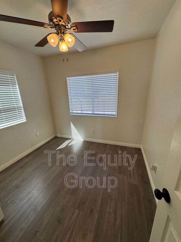 Foto del edificio - 1134 Van Dorsten Ave