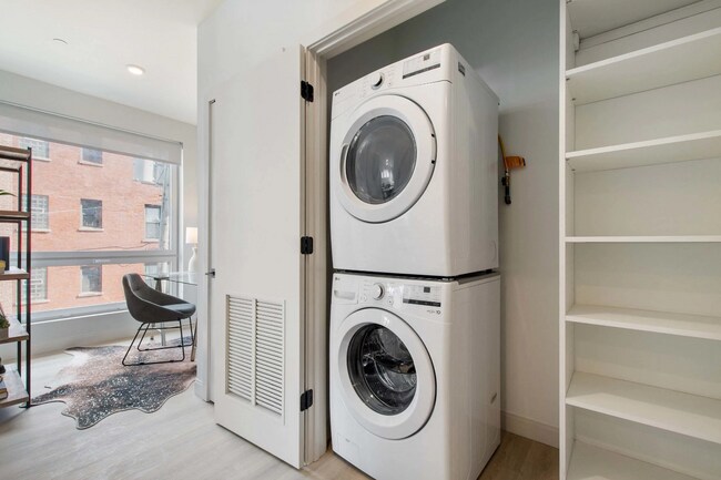 Foto del edificio - 948 W Sunnyside Ave