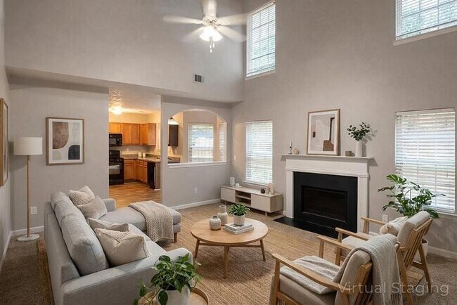 Building Photo - 2195 Pineview Trail