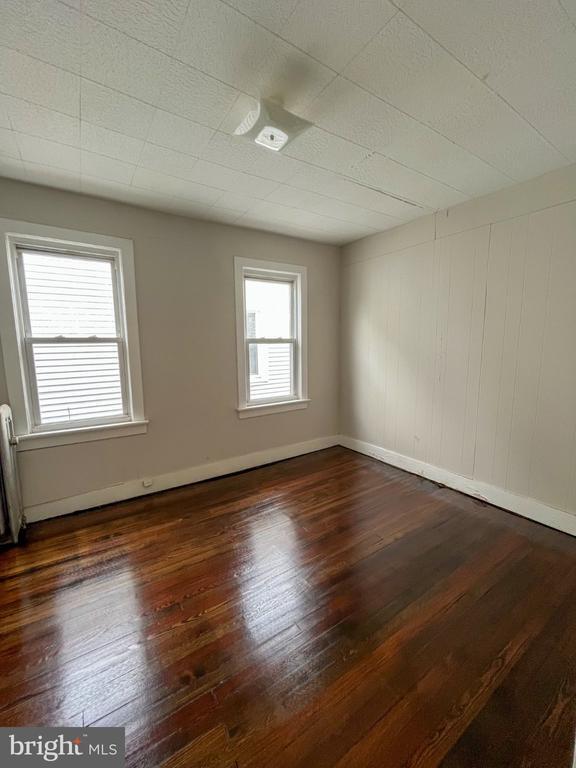 Building Photo - 221 Woodlawn Ave