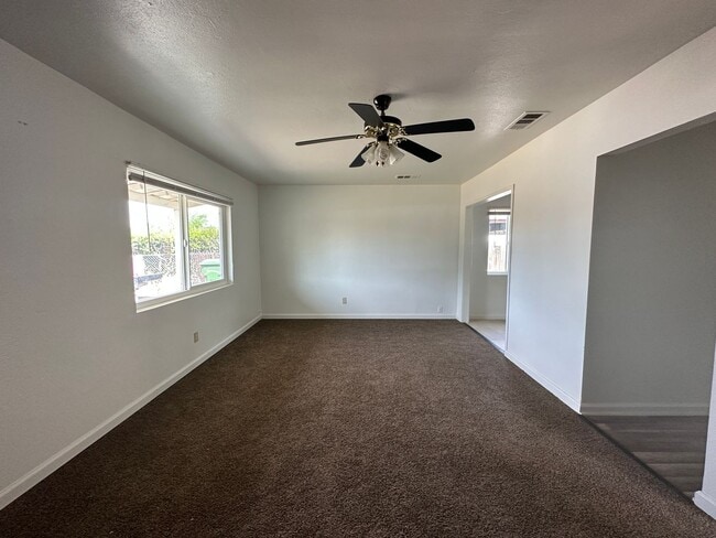 Building Photo - Nicely remodeled home