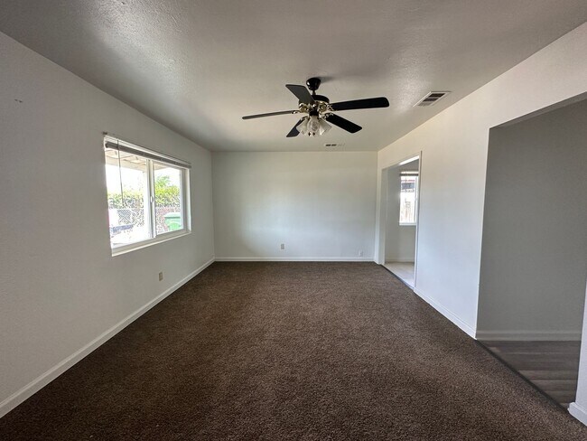 Foto del edificio - Nicely remodeled home