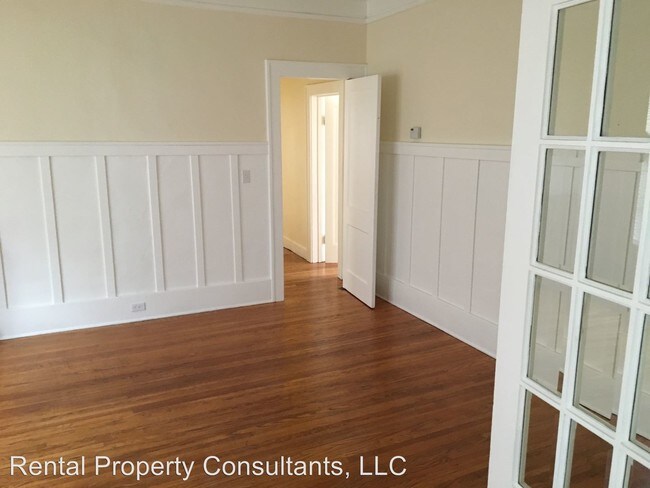 Foto del edificio - 323 Richard Terrace SE