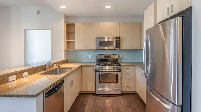 Building Photo - 659 Washington St