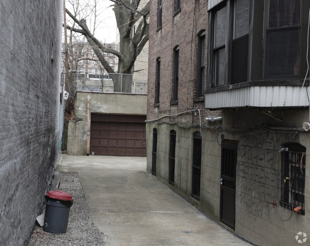 Building Photo - 4310 Richardson Ave