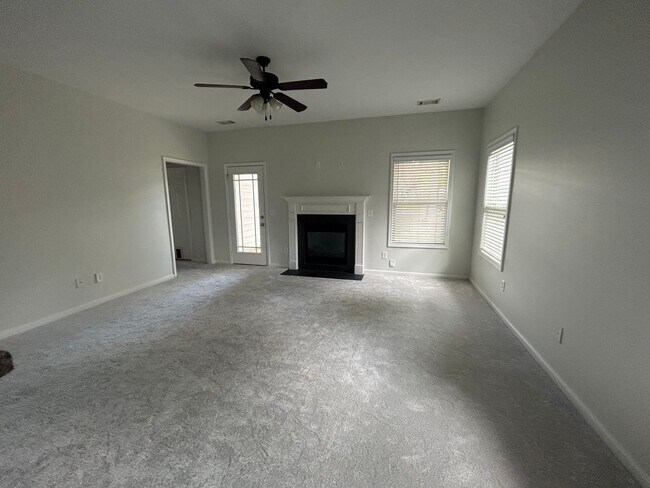 Building Photo - 108 Majestic Dr