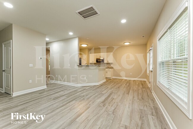 Foto del edificio - 2121 Ledford Rd