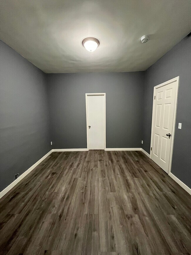 Foto del edificio - 1140 E Elk Ave