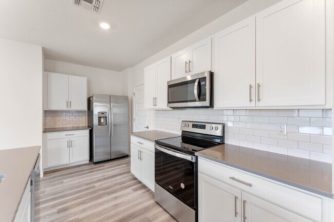 Foto del edificio - Stylish 4-Bedroomf in Summerly, Saint Cloud - Minutes from Lake Nona. Available after August 10!