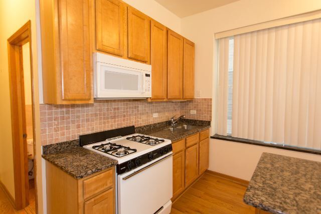 Foto del edificio - 2138 W Chicago Ave