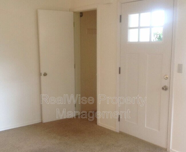 2530 Siskiyou Blvd, Ashland, OR 97520 Condo for Rent in Ashland, OR