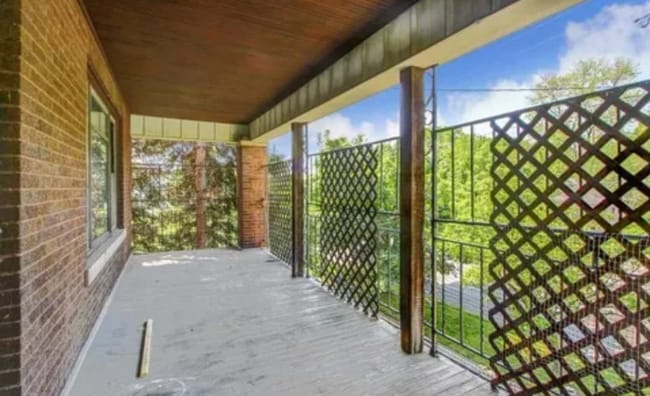 Building Photo - 710 Spring St