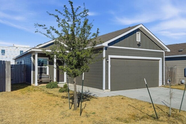 Building Photo - 1106 Cattail Ln